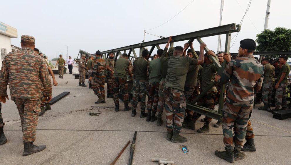 bro-clears-pir-panjal-roads-in-j&k’s-rajouri-after-landslips;-imd-issue-alerts