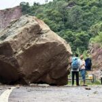 Let-up in rain eases flood threat in Kashmir, Jhelum starts receding