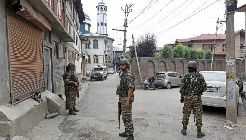 hizb-ul-mujahideen-operative-arrested-in-jammu-and-kashmir,-say-police