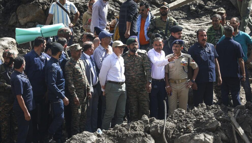 kishtwar-cloudburst:-j&k-cm-omar-abdullah-reaches-chasoti-village-to-assess-damage