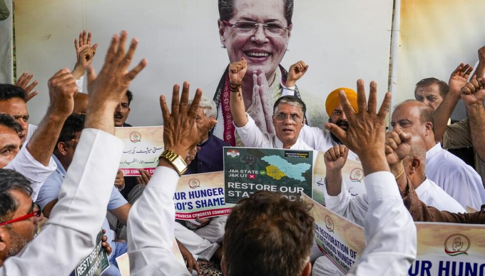 centre-has-failed-to-curb-terrorism-in-jammu-and-kashmir:-pawan-khera