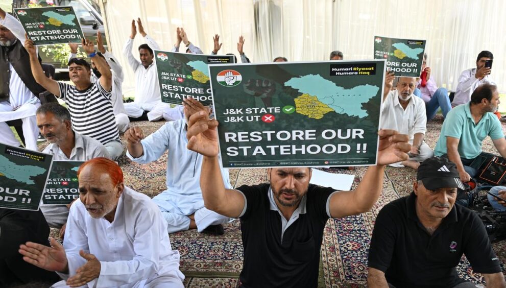 congress-launches-hunger-strike-in-srinagar-demanding-restoration-of-j&k-statehood