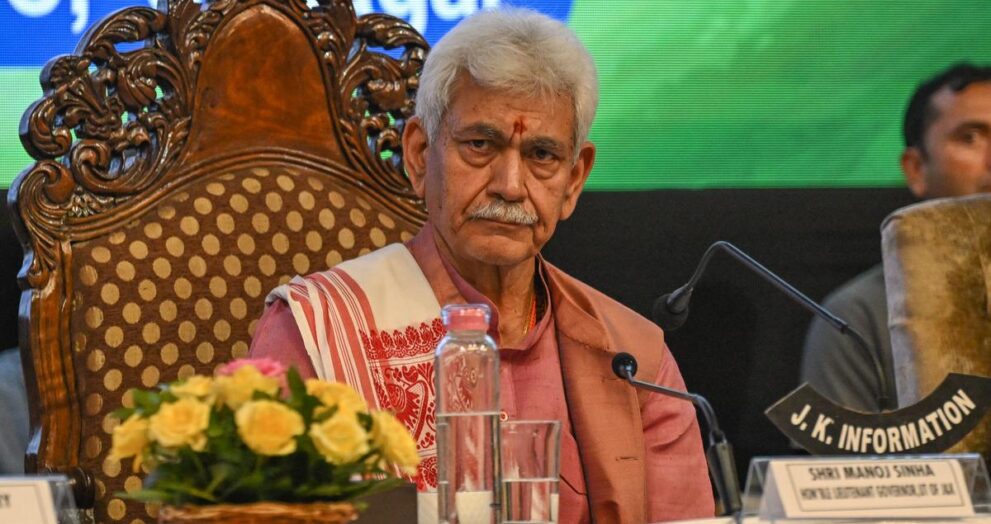 ag.-noorani,-arundhati-roy’s-books-among-25-‘forfeited’-by-j&k-home-department