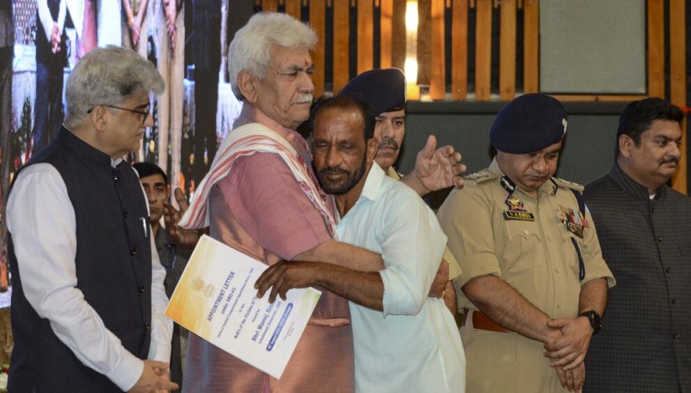 emotional-scenes-as-j&k-l-g-sinha-hands-over-jobs-to-158-relatives-of-terror-victims