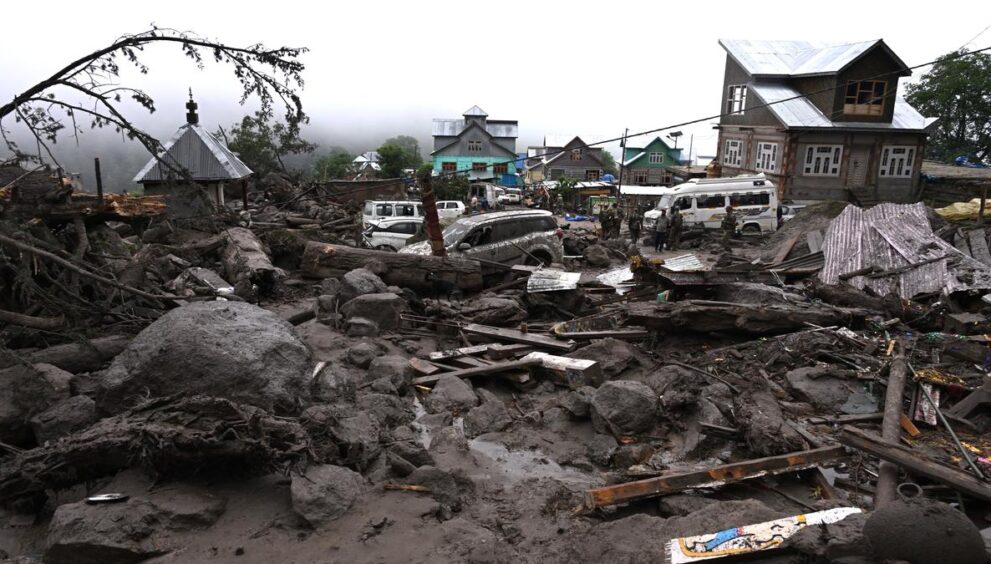 jammu-&-kashmir-cm-omar-abdullah-directs-admin-to-ensure-relief,-rehabilitation-of-cloudburst-hit-residents-of-warwan-valley