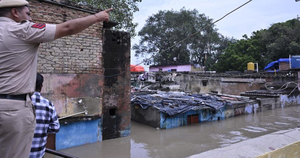 india-rains-live:-yamuna-crosses-danger-mark-in-delhi;-severe-floods-claim-37-lives-in-punjab,-state-government-confirms