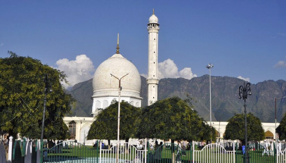 j&k-chief-minister-omar-abdullah-criticises-use-of-national-emblem-on-renovation-plaque-at-hazratbal-mosque