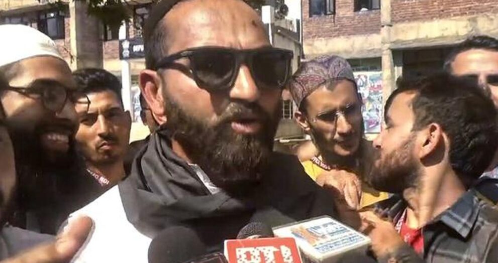 mla-mehraj-malik’s-detention:-aap-mp-sanjay-singh-‘disallowed’-to-register-protest-in-srinagar