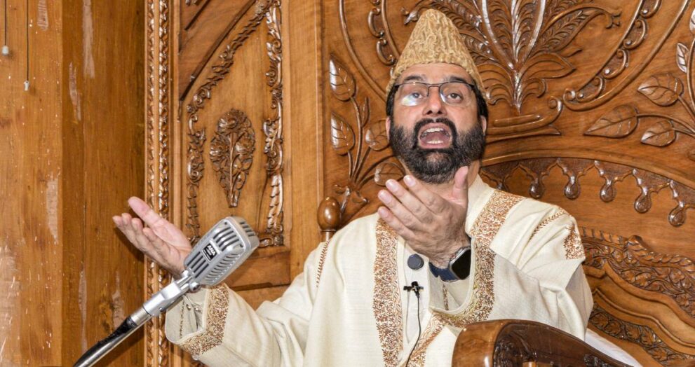 hurriyat-conference-chairperson-mirwaiz-farooq-claims-house-arrest,-flays-authorities