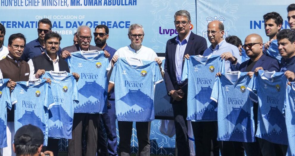 peace-prerequisite-for-tourism,-sports-sectors-to-flourish-in-j&k:-omar-abdullah