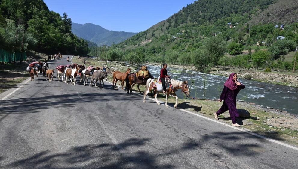 army-must-rebuild-ties-with-gujjar,-bakerwal-tribes-to-prevent-intelligence-gap-on-ground,-say-experts