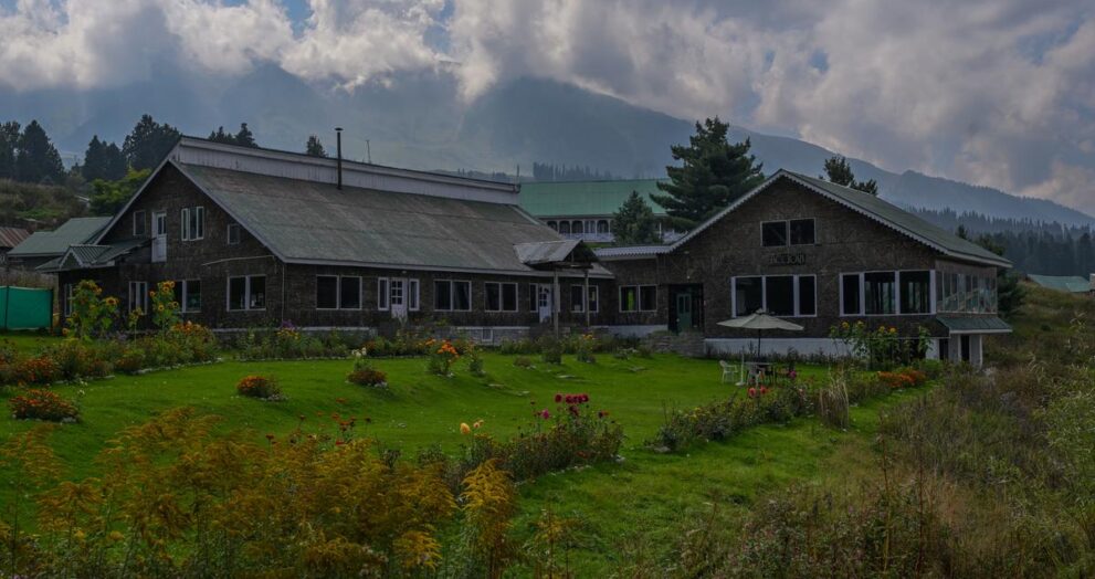 the-gavel-over-gulmarg’s-hotels