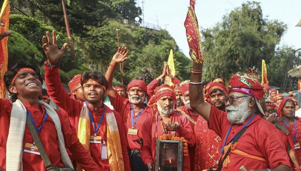 vaishno-devi-pilgrimages-resumed-after-three-day-suspension;-jammu-srinagar-national-highway-partially-allowed