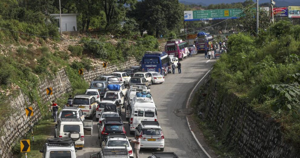 major-highways,-roads-closed-owing-to-heavy-rain,-snowfall-in-jammu-&-kashmir