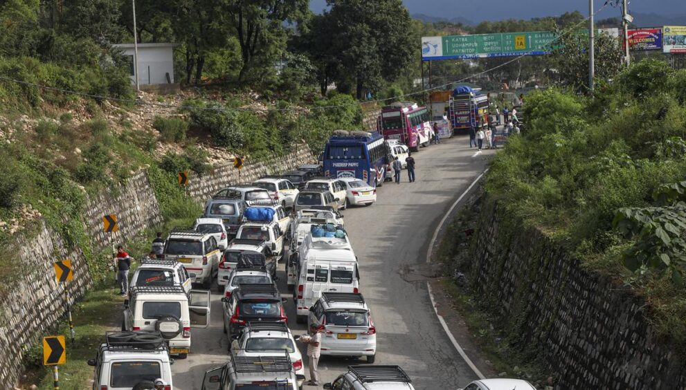 major-highways,-roads-closed-owing-to-heavy-rain,-snowfall-in-jammu-&-kashmir