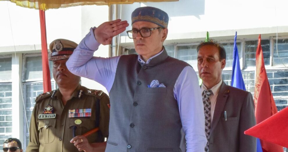 darbar-move:-cm-omar-abdullah-walks-to-office-as-j&k-govt-starts-functioning-from-jammu