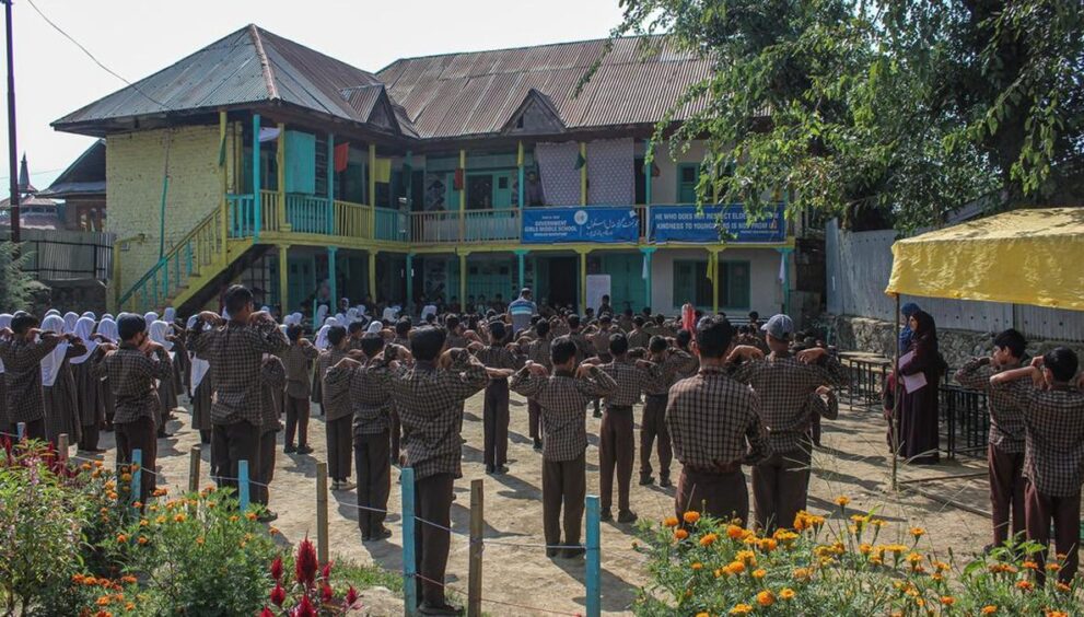 one-teacher’s-mission-revives-a-forgotten-school-in-kashmir’s bandipora