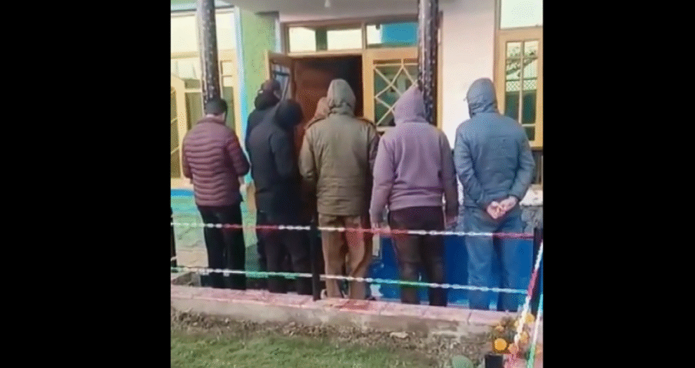 misuse-of-sim-cards-by-terror-operatives:-searches-at-various-places-in-kashmir-valley