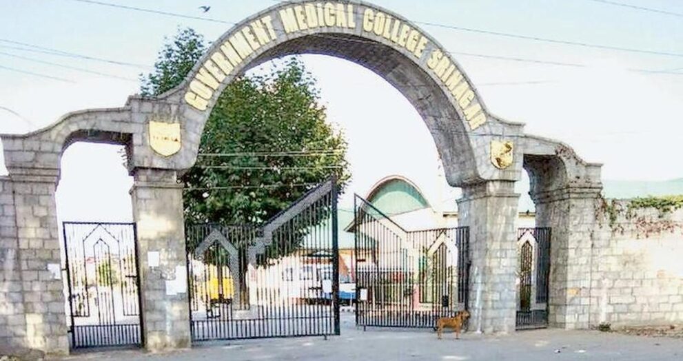 after-ak-47-recovery,-kashmir-hospitals-order-audit-of-doctors’-lockers