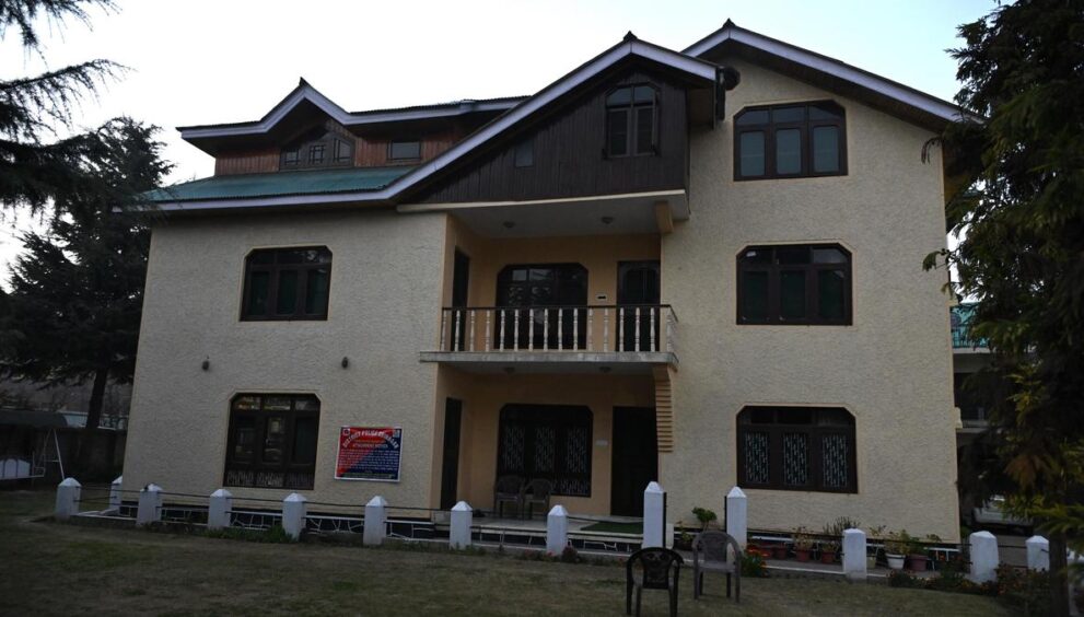 j&k-police-attach-property-of-former-kashmir-bar-association-president-in-uapa-case