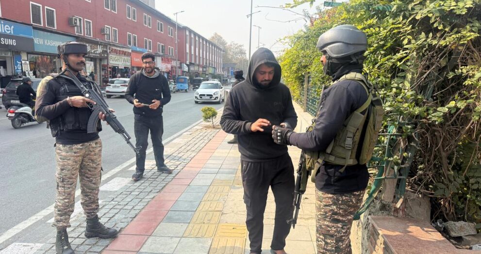 over-600-detained-in-500-search-operations-across-kashmir:-police