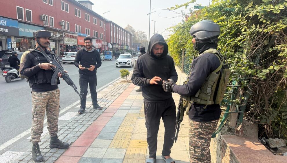 over-600-detained-in-500-search-operations-across-kashmir:-police