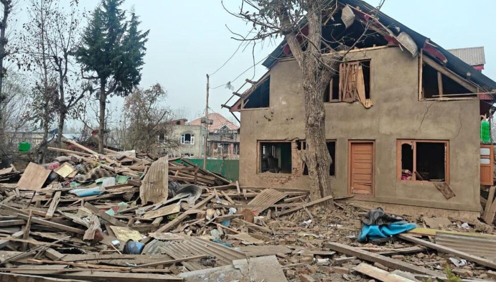 delhi-blast:-pulwama-house-of-dr.-umar-nabi-demolished