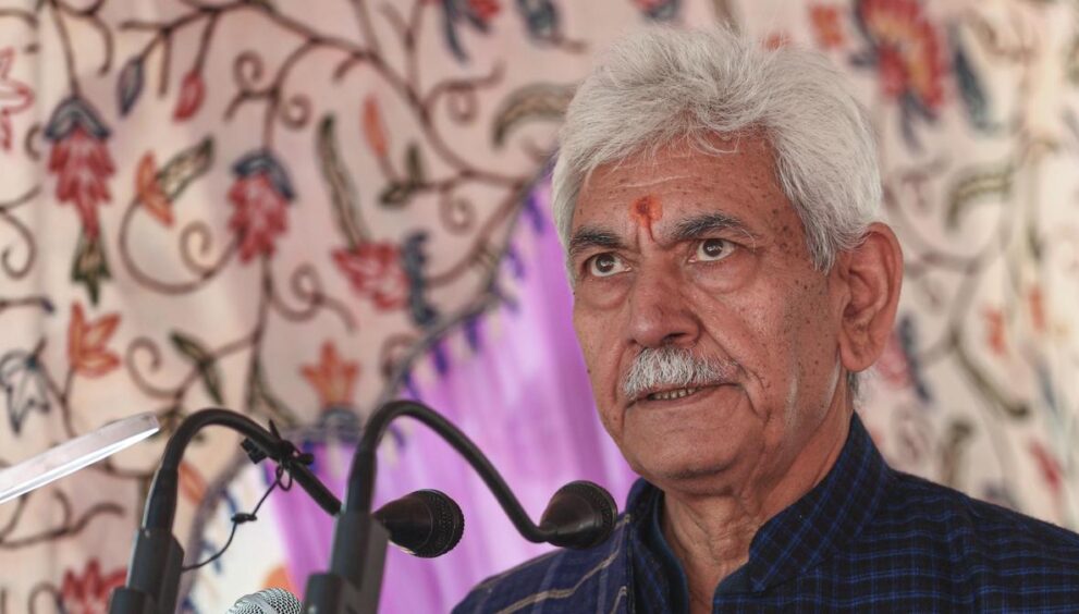 j&k-l-g-administration-suspends-police-officer-accused-of-thrashing-senior-official-in-jammu