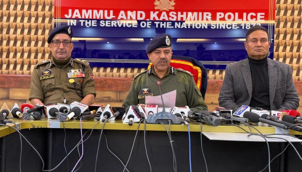 jammu-and-kashmir-blast-live-updates:-nine-killed-in-‘accidental-blast’-at-police-station-while-handling-explosives-seized-in-faridabad