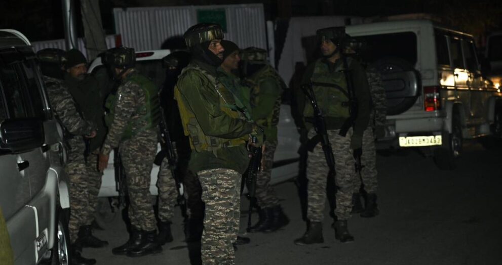 massive-explosion-inside-j&k-police-station-leaves-8-injured