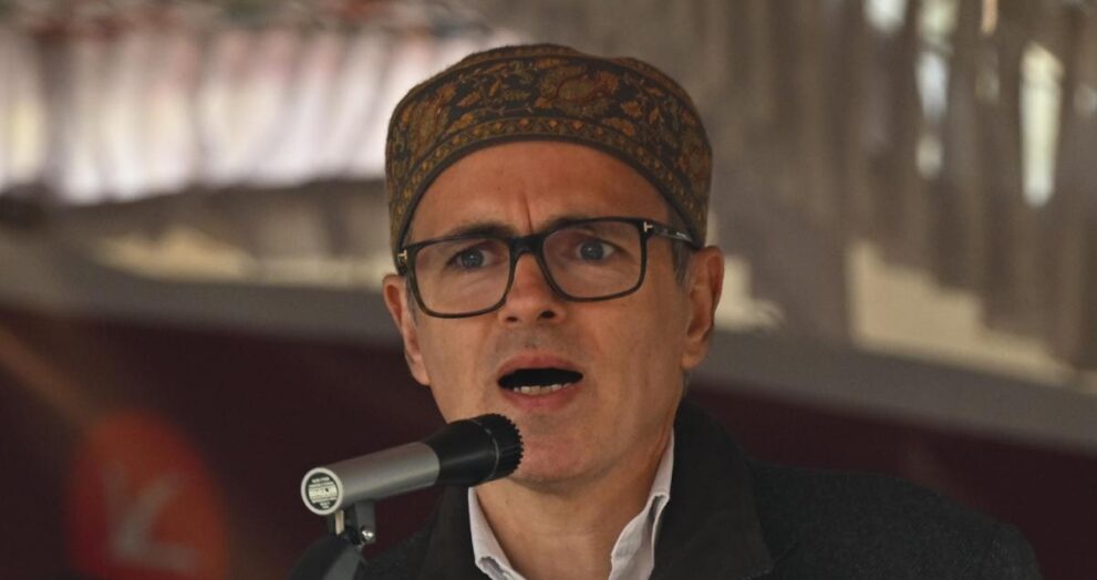 delhi-blast:-all-kashmiris-being-looked-at-with-suspicion,-says-omar-abdullah