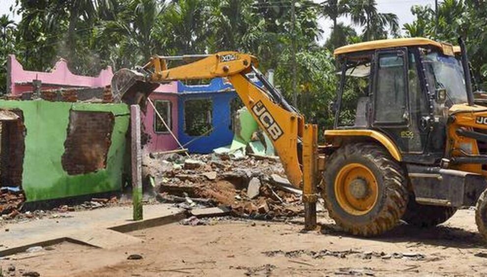 anti-encroachment-drive-carried-out-on-16-acres-of-land-on-outskirts-of-jammu