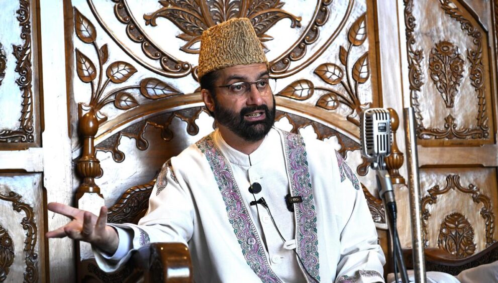 punish-those-behind-‘lapses’-that-led-to-kashmir-police-station-explosion:-mirwaiz,-ruhullah