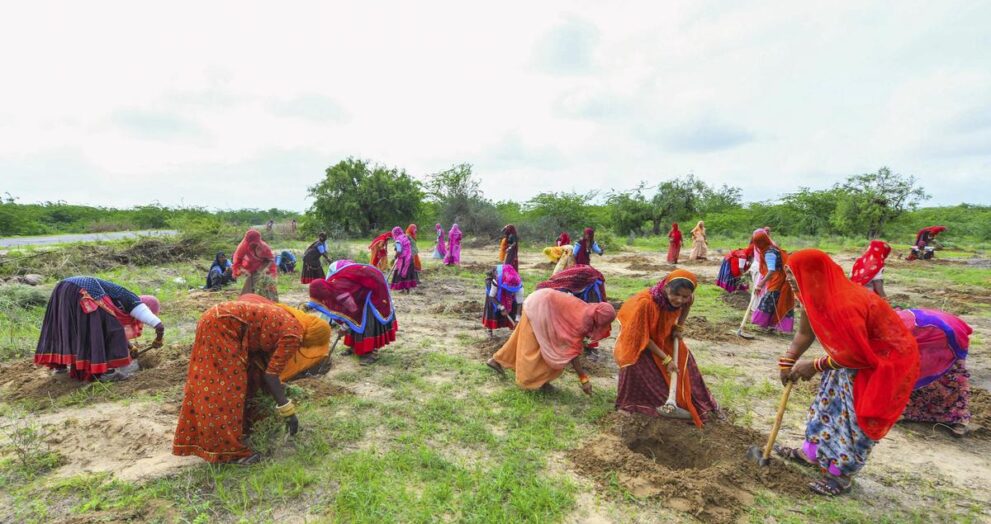 centre-raises-mgnrega-work-limit-to-150-days-for-j&k-for-fy-25-26;-l-g-welcomes-move