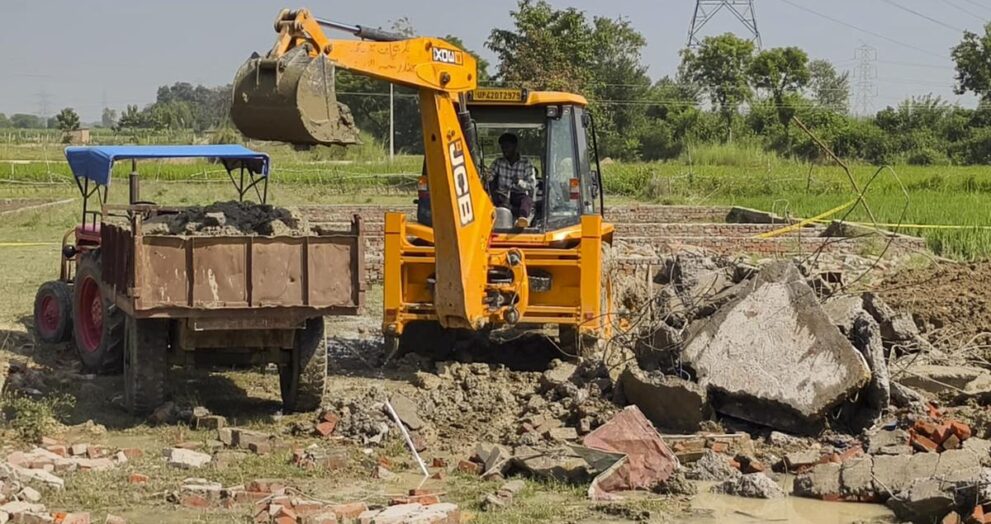 drive-against-land-grabbers-and-drug-peddlers-continue-in-jammu