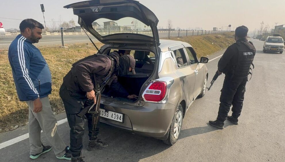 security-in-srinagar-improving,-all-measures-in-place-to-maintain-peace:-crpf-ig