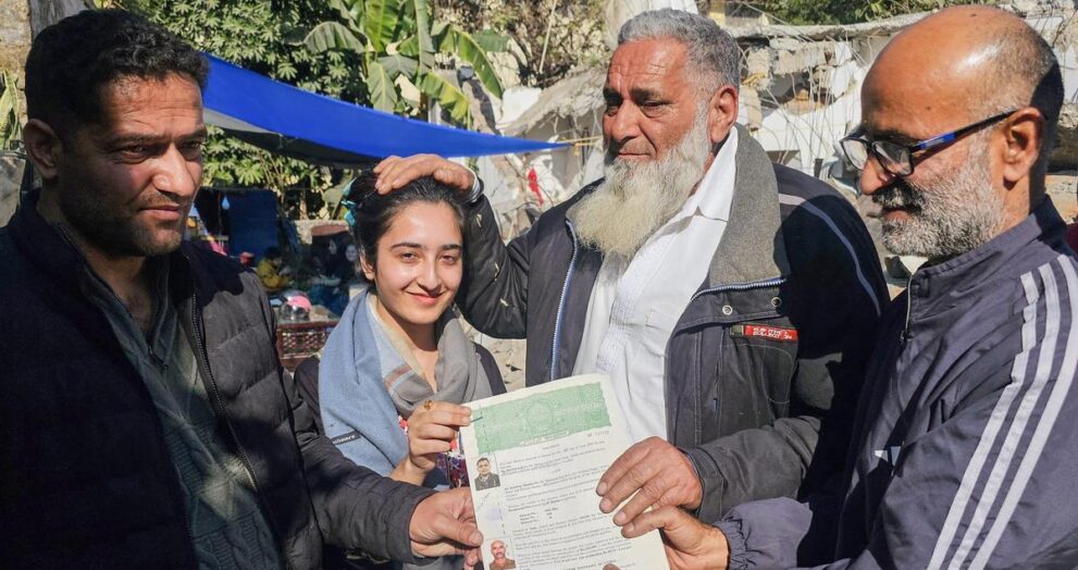 hindu-neighbour-offers-land-to-muslim-journalist-after-jammu-authority-demolishes-house