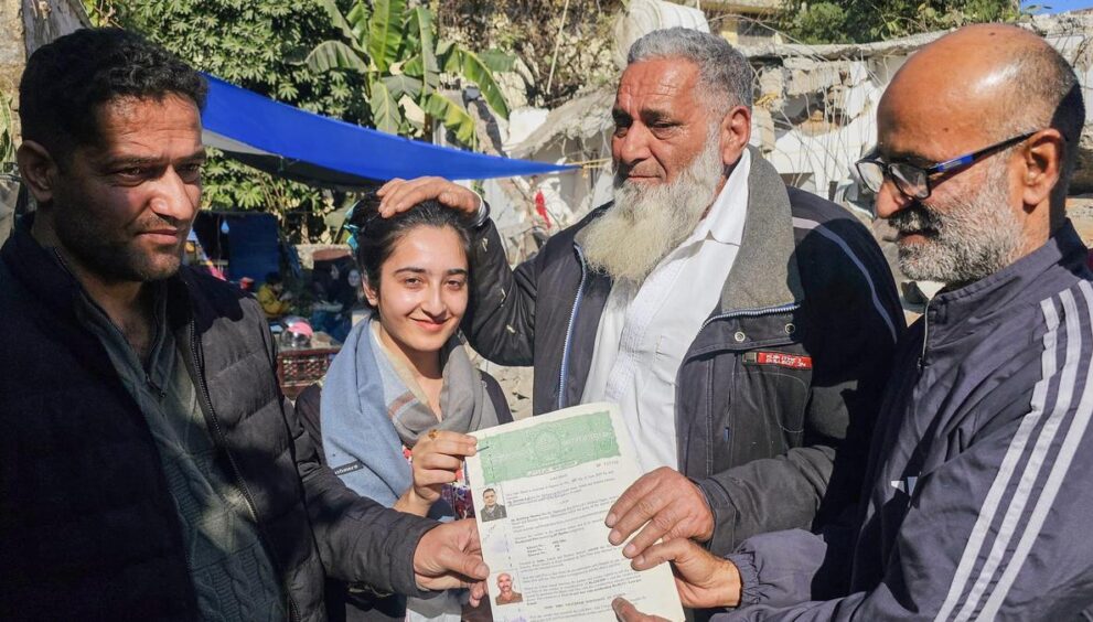 hindu-neighbour-offers-land-to-muslim-journalist-after-jammu-authority-demolishes-house