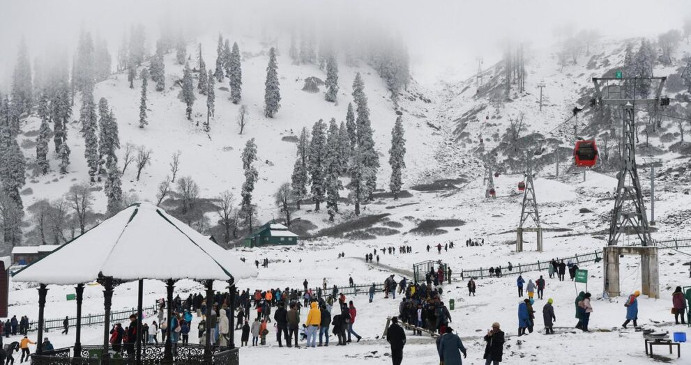 cm-omar-abdullah-pins-hope-on-snowfall-to-revive-j&k’s-tourism;-calls-for-sustainable-development