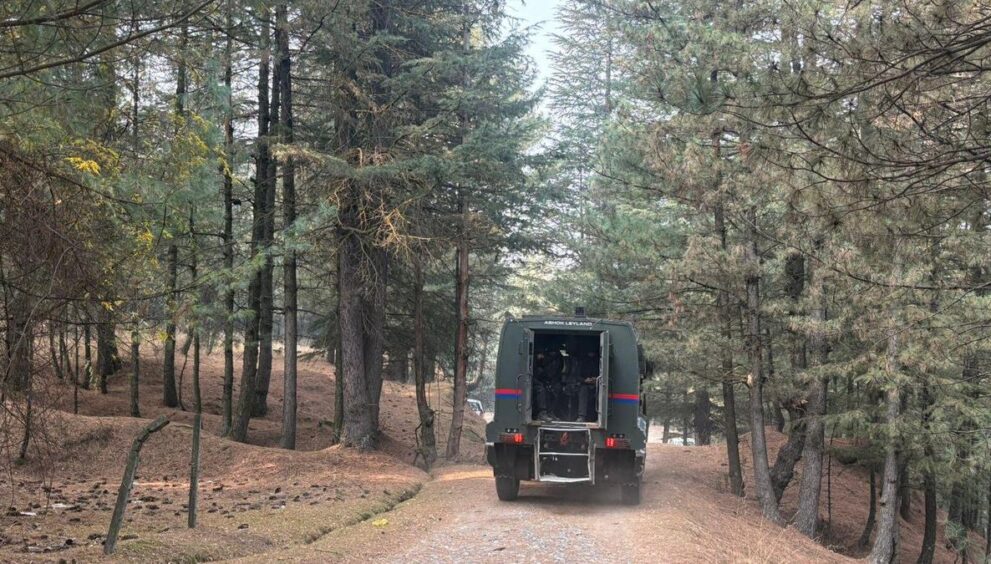 delhi-blast-case:-nia-searches-anantnag-forest,-arrests-baramulla-doctor