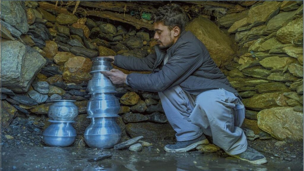 in-frames:-grounded-in-tradition,-a-kashmiri-village-endures