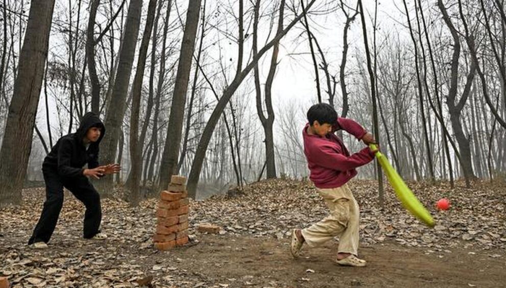 snow,-rain-in-higher-reaches-of-kashmir-as-‘chillai-kalan’-checks-in