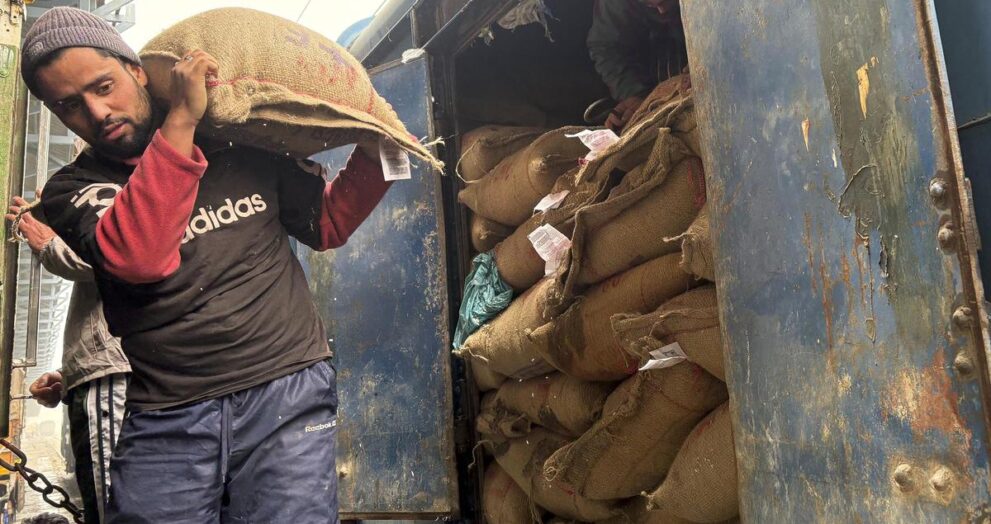 in-a-first,-fci-freight-train-brings-1,384-tonnes-of-foodgrains-to-kashmir