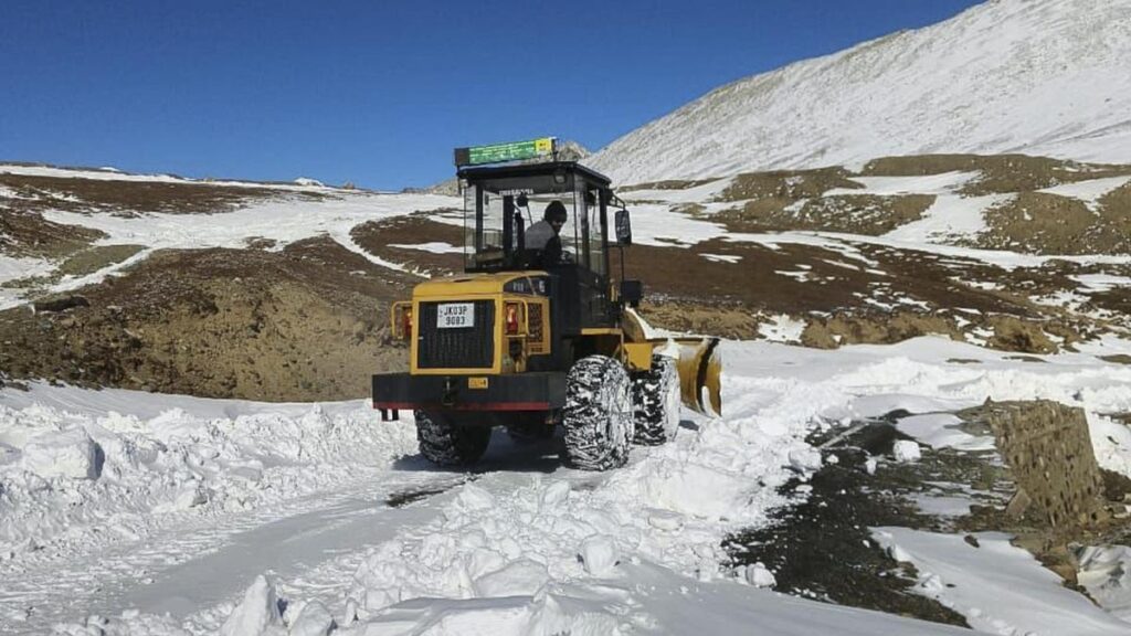 avalanche-warning-issued-for-five-districts-in-j&k