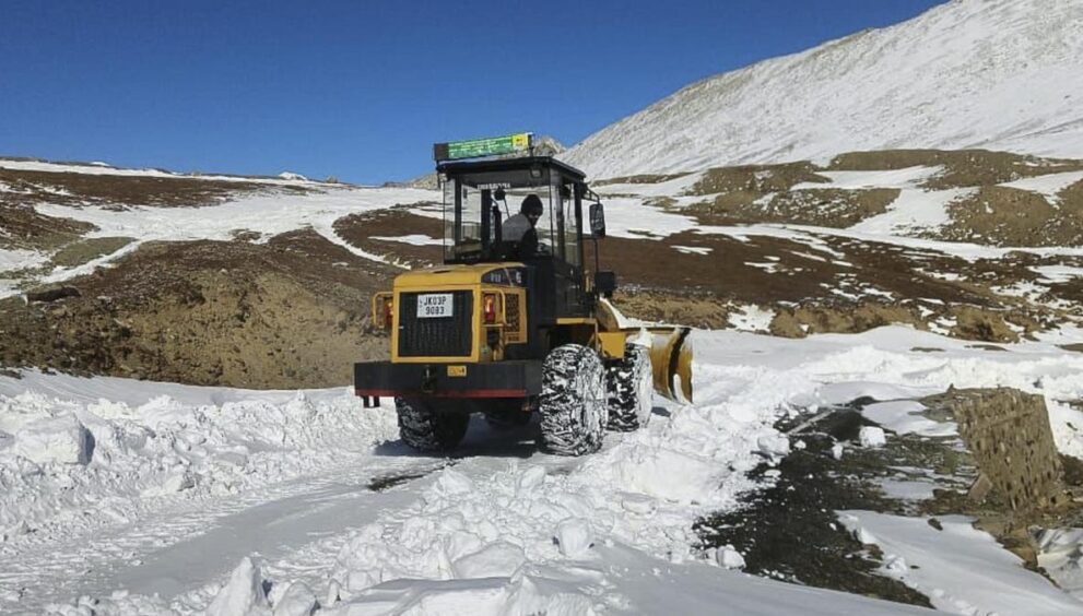 avalanche-warning-issued-for-five-districts-in-j&k
