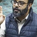 ‘Pressed by authorities’, Mirwaiz drops Hurriyat chairman title from X bio