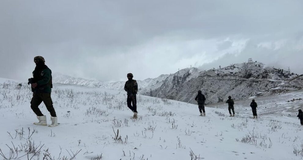 army-intensifies-winter-operations-in-j&k-to-flush-out-pakistani-terrorists