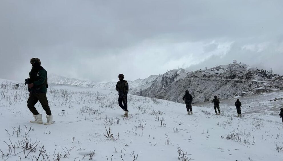 army-intensifies-winter-operations-in-j&k-to-flush-out-pakistani-terrorists