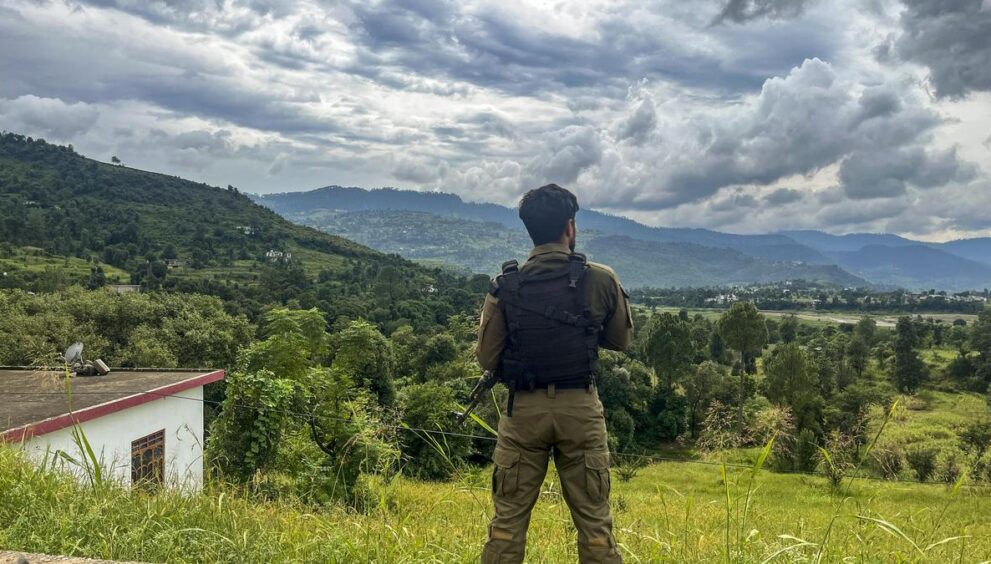 security-forces-launch-search-operations-in-kishtwar,-poonch-over-reports-of-possible-terrorist-movement