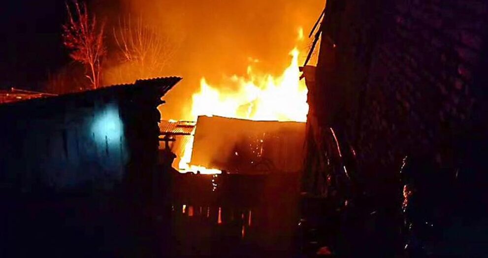 five-houses-gutted,-two-injured-in-fire-in-j&k’s-kishtwar